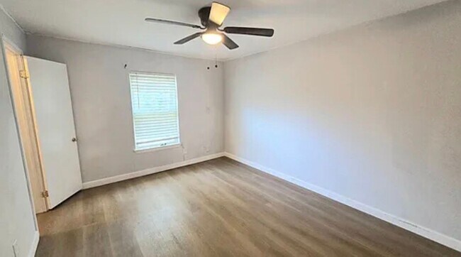 Building Photo - 405 Liberty Pl