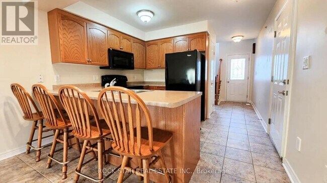 Building Photo - 21 Bluegrass Crescent