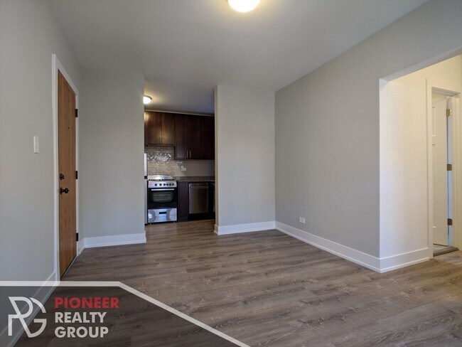 Foto del edificio - 437 W Belden Ave