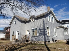 Building Photo - 1001 N 6th St