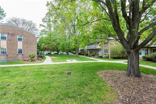 Building Photo - 363 Cranbury Rd