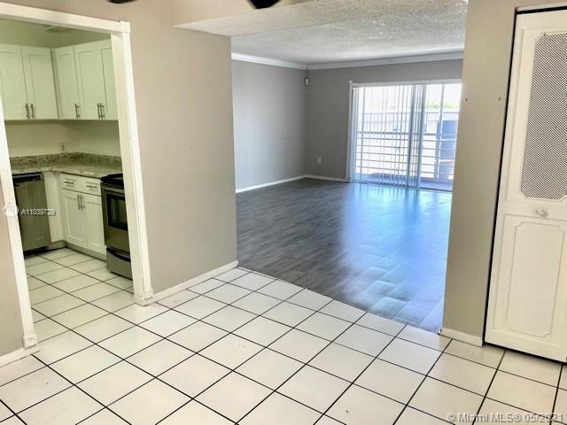 Building Photo - 4848 NW 24th Ct