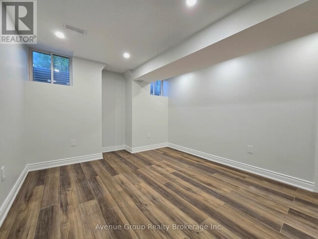 Building Photo - 38 Vipond Rd