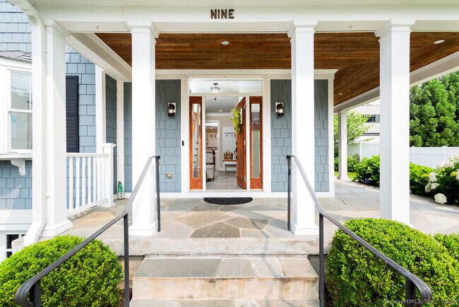 Foto del edificio - 9 Center Rd