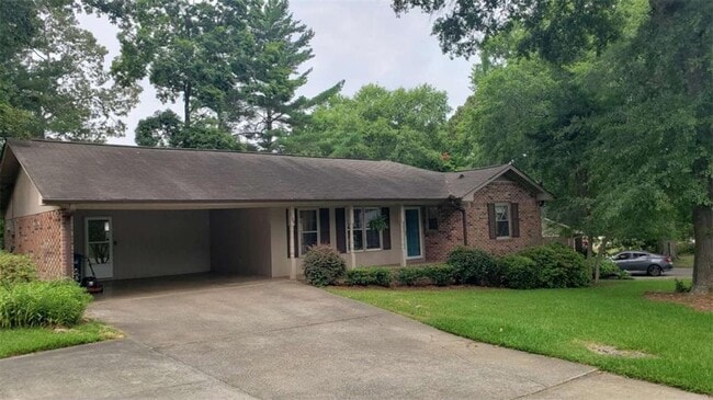 Building Photo - 1189 Holly Dr