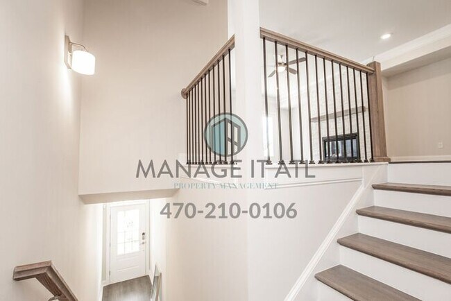 Building Photo - Elegant Townhome in City of Chamblee close...