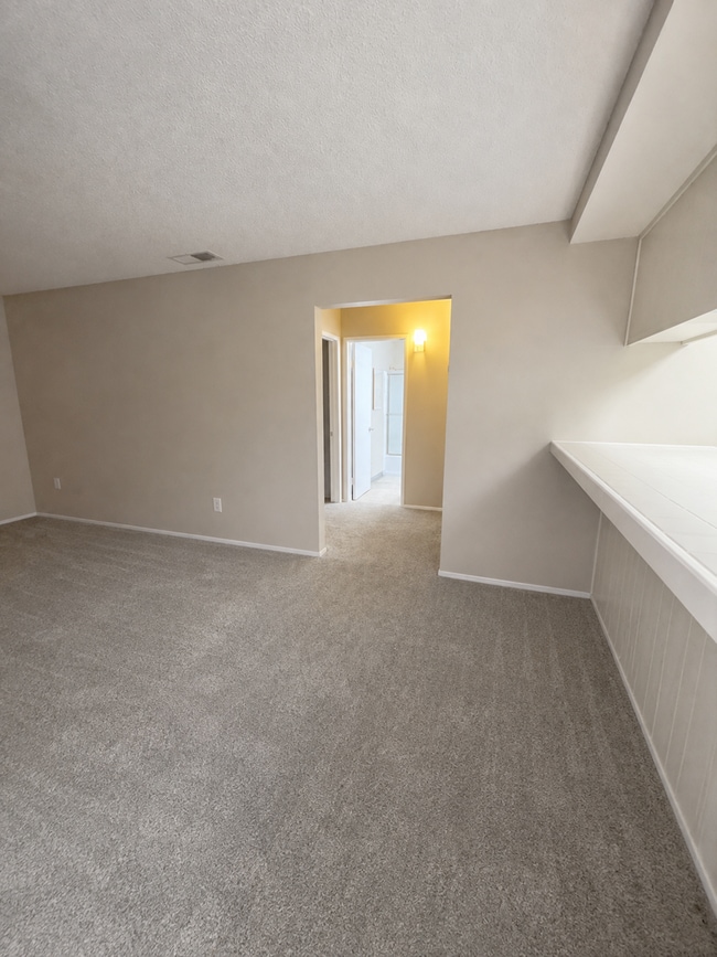 Building Photo - 2705 Villalovos Ct