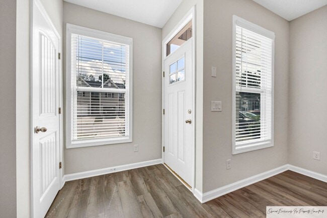 Building Photo - CLOSE TO DOWNTOWN COLUMBIA