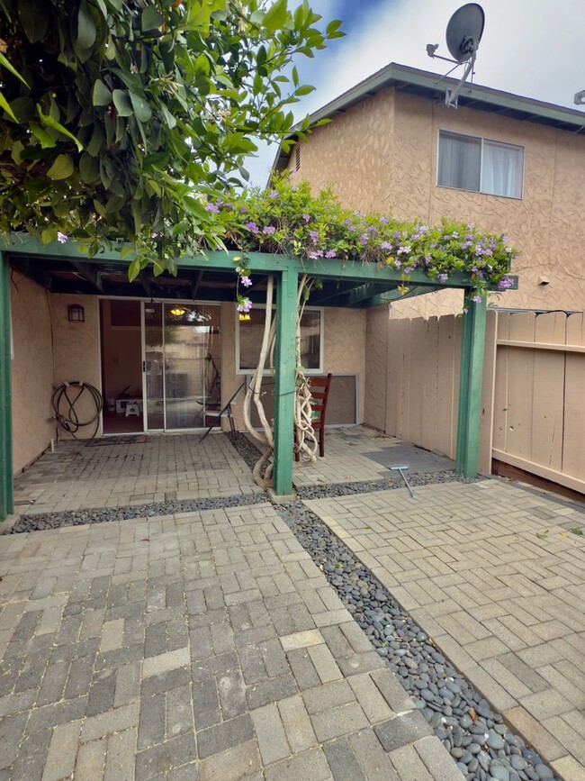 Building Photo - Nicest Unit at Plaza West..with grounds li...