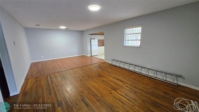 Building Photo - 6220 SW 41st Ct