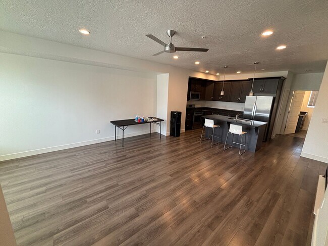 Foto del edificio - Beautiful Townhome in great location!