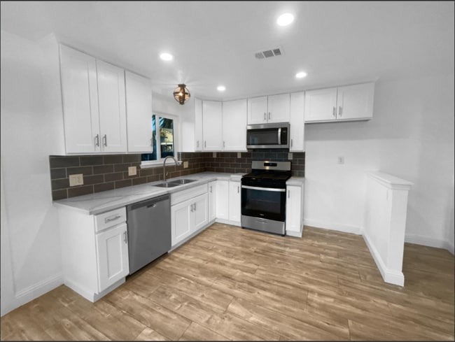 Building Photo - 1109 Frienza Ave