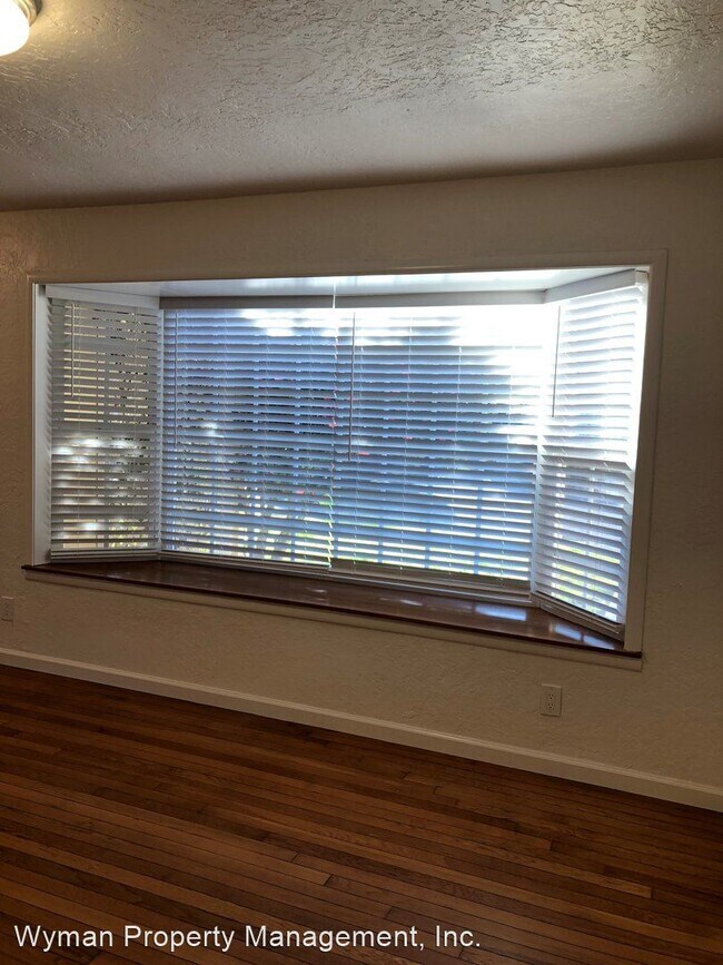 Foto del edificio - 2 br, 1 bath House - 6 Chelsea Avenue