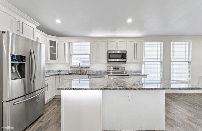 Building Photo - 3 br, 2 bath House - 2331 West Spruce Street