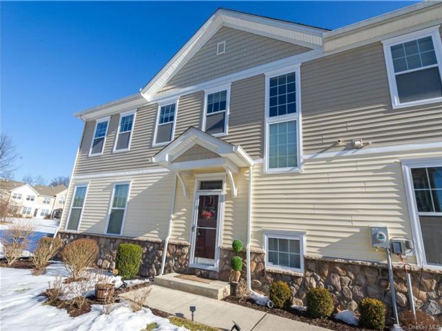 Primary Photo - 22 Fieldstone Dr