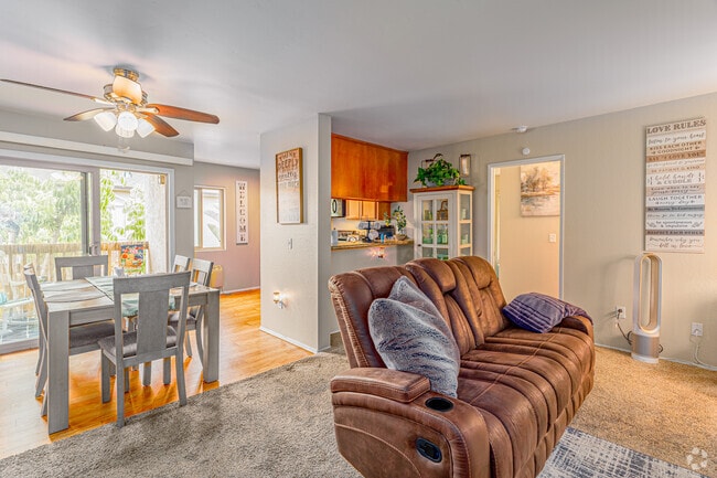 1HAB, 1BA - 672 ft² - Hunters Run