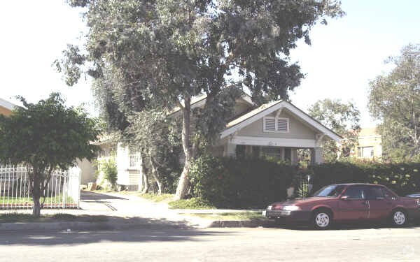 Foto del edificio - 553 Olive Ave