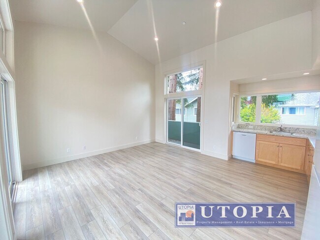 Foto del edificio - 3Bd/2Ba Townhouse Style Home with Office/Den and Garage- Centrally Located, Easy Commute