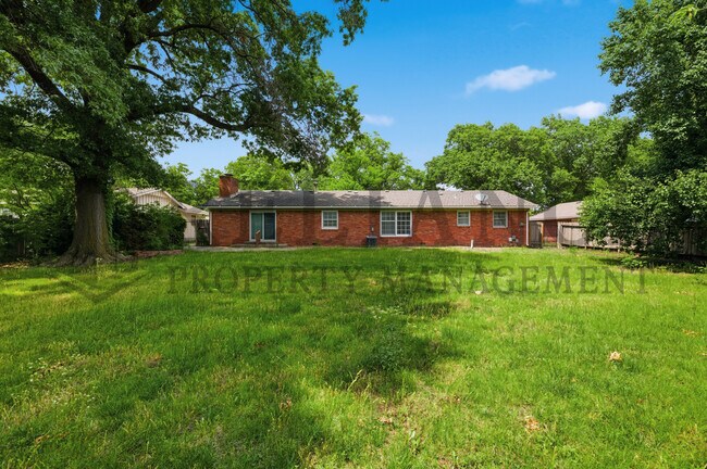 Building Photo - 6517 E Elm St