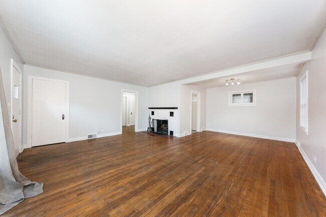 Foto del edificio - 5252 Lee Ave