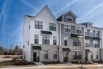 Building Photo - 2865 Rayfield Ave