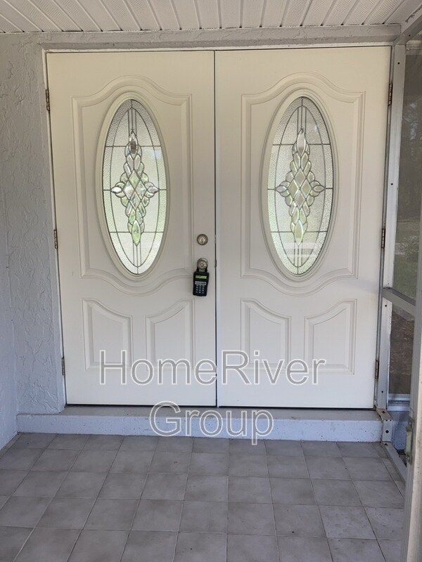 Primary Photo - 565 Clearview Dr