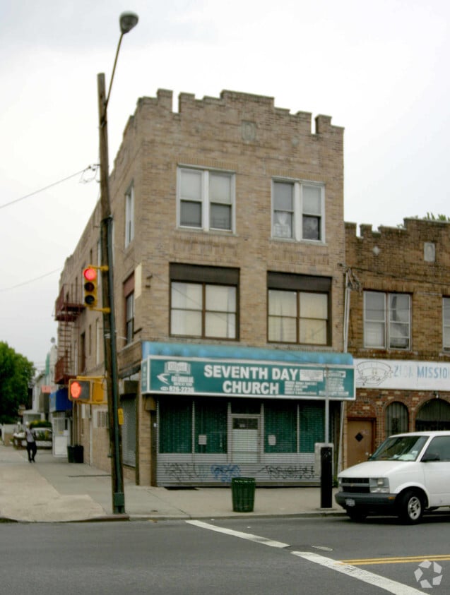 Primary Photo - 917 Albany Ave