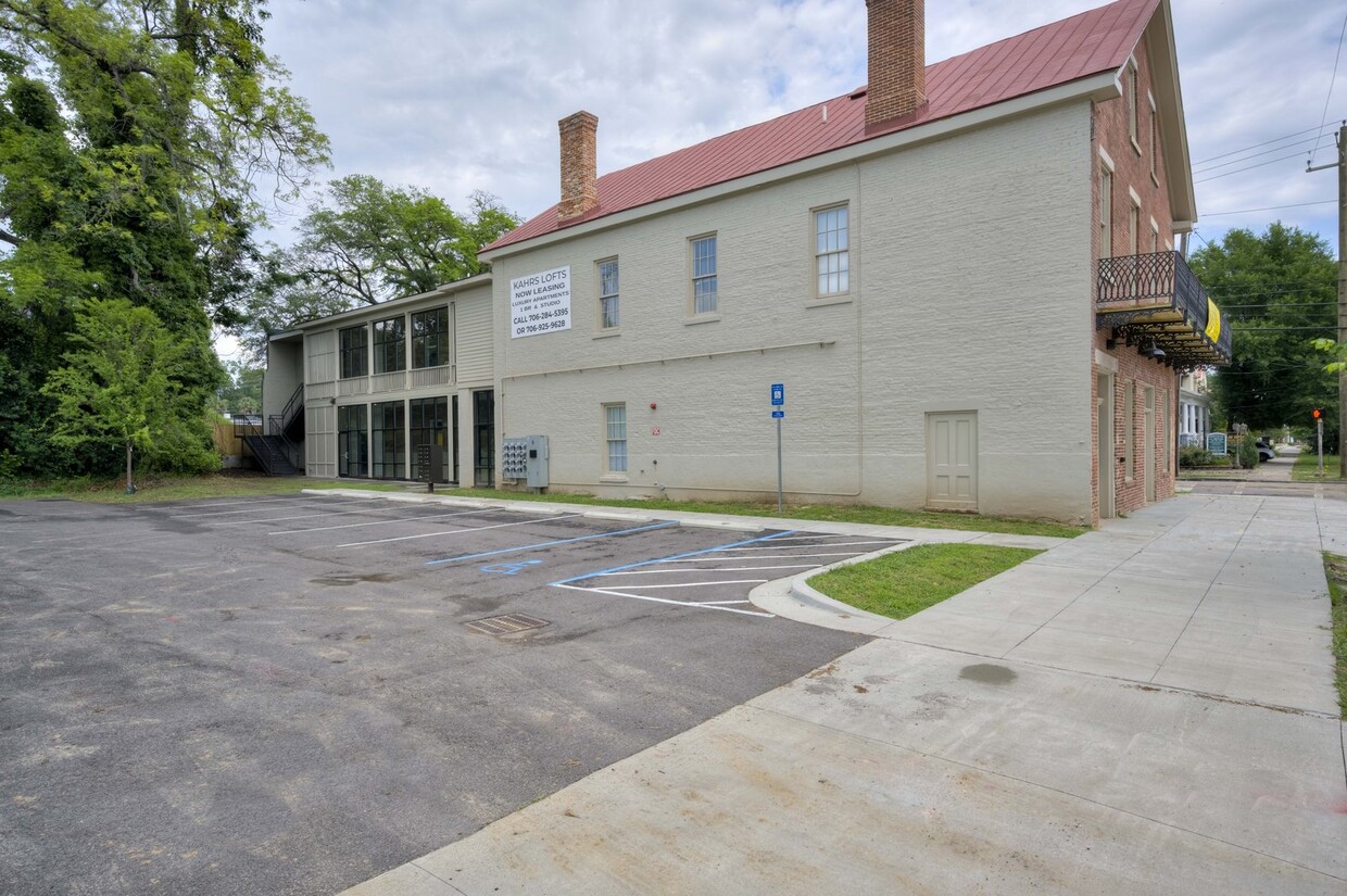 Primary Photo - 401 Greene St