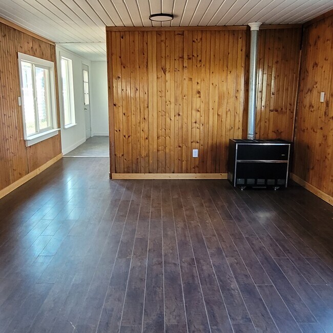 Sala de estar - 864 N Pine St