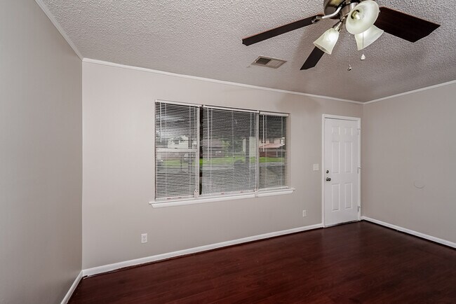 Foto del edificio - 1013 Sandy Brook Cir