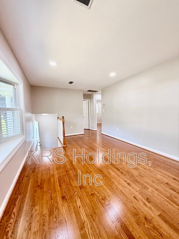 Foto del edificio - 3931 Forestdale Ave