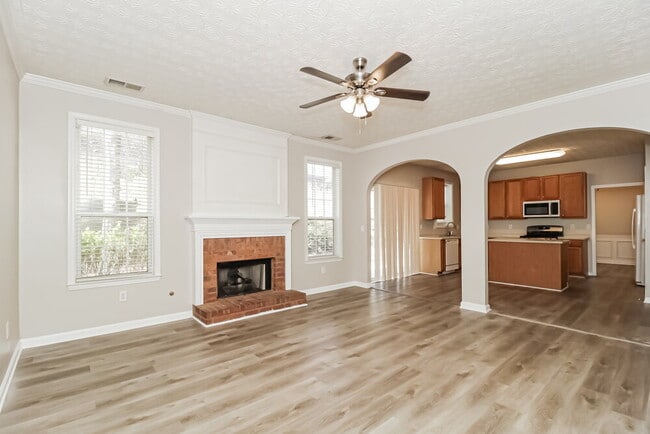 Building Photo - 3130 Kirkwood Dr NW