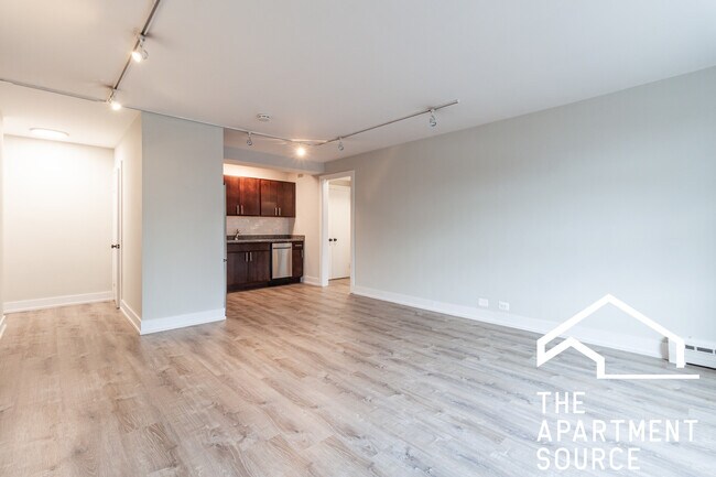 Foto del edificio - 445 W Wellington Ave