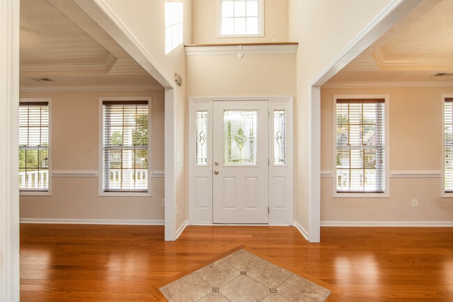 Building Photo - 355 Lockwood Dr