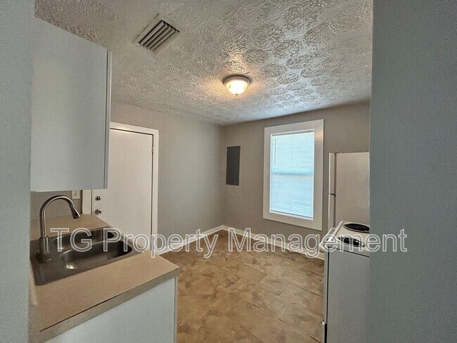 Foto del edificio - 3516 Phyllis St