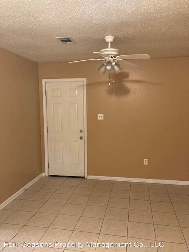 Building Photo - 3 br, 1 bath House - 2606 West DavId Drive