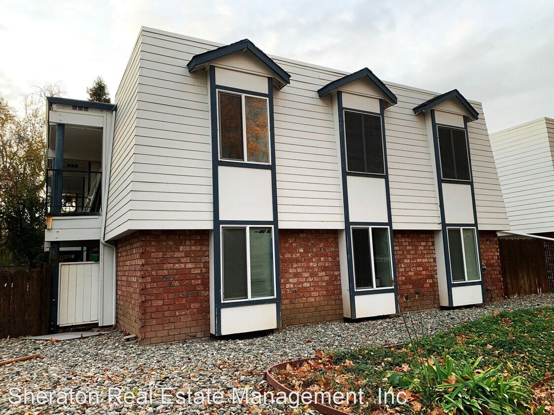 Foto principal - 939-939 W East Ave