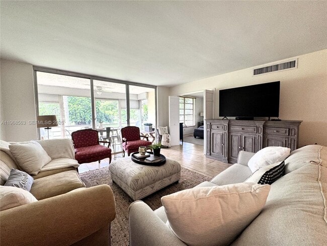 Foto del edificio - 901 W Cypress Ln