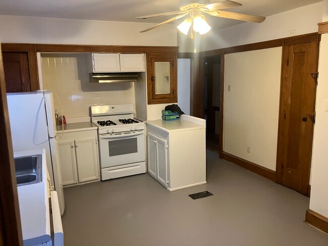 Building Photo - 1310 N Hawley Rd