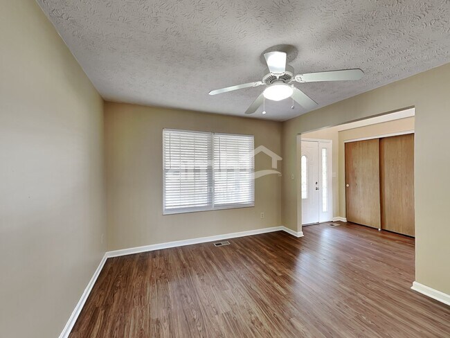 Foto del edificio - 4363 Squaw Valley Dr