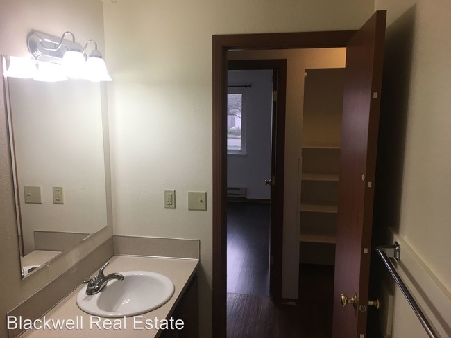 Foto del edificio - 6116 Glen Mary Ln SE