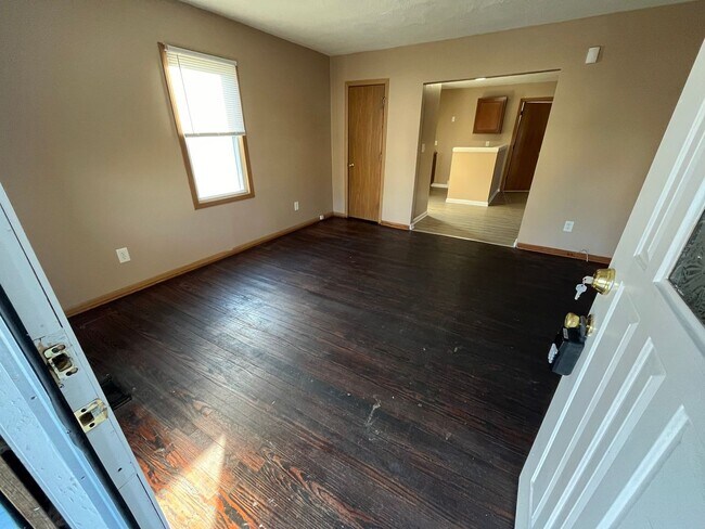 Foto del edificio - 729 Crestmore Ave