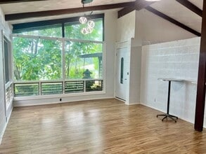 Building Photo - 314 Olu St