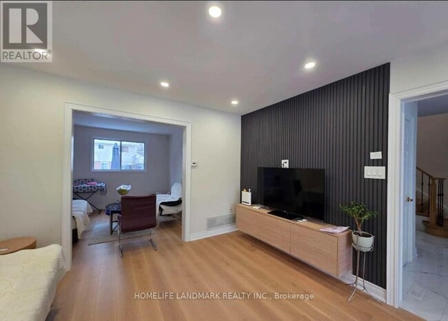 Building Photo - 16 Redcastle Crescent