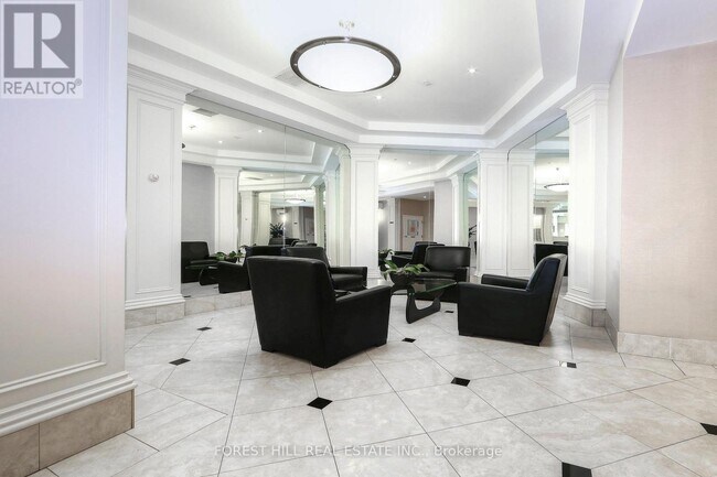 Photo du bâtiment - 801 King St W