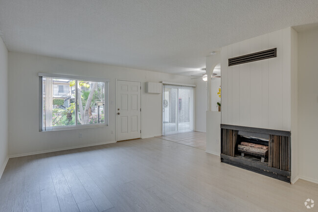 2 BR, 2 BA - with and without fireplaces - Vida Elegante