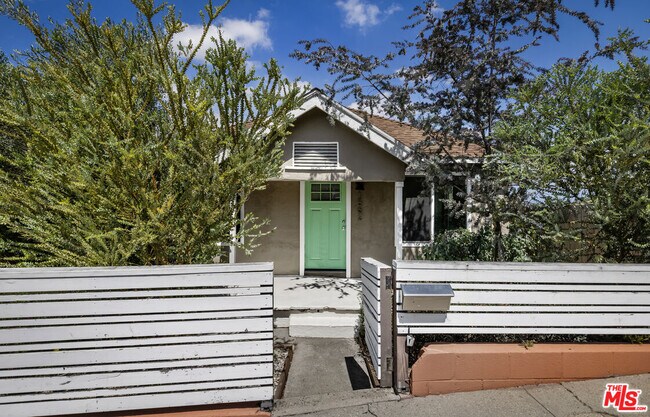 Building Photo - 1562 Attridge Ave