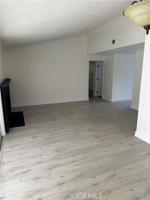 Foto del edificio - 9511 Hayvenhurst Ave