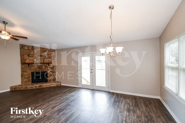 Foto del edificio - 1591 Twin Oak Dr W