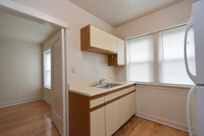 Foto del edificio - 139-1139 W Oak St